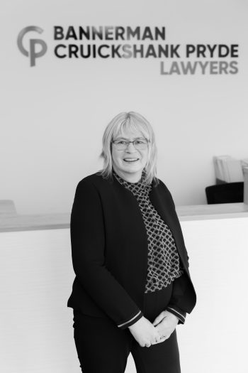 Julie Hewlett Image